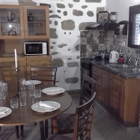 Traditional House Koukounara Country house